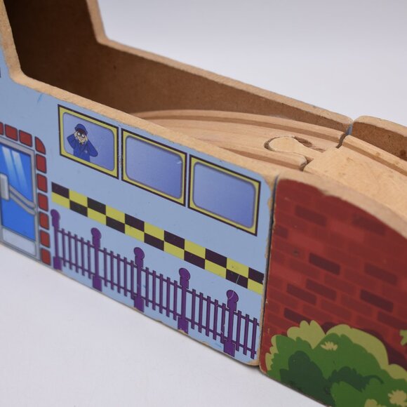Imaginarium Wooden Railway Heli-Pad Aiport and Track Ramp Compatible Tho… - Picture 5 of 11